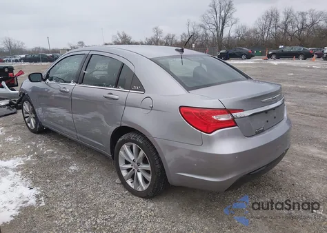 2013 Chrysler 200 Limited z USA, uszkodzony, nr VIN 1C3CCBCG5DN558349